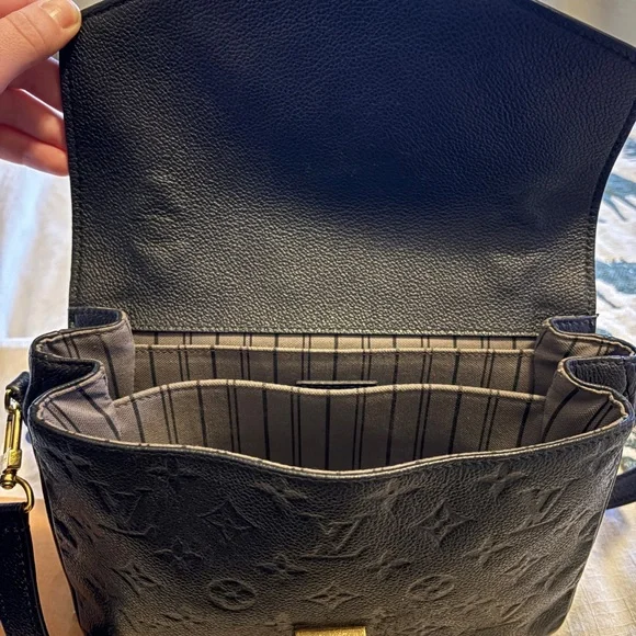 Louis Vuitton Black Women's Bag - Picture 6 of 13